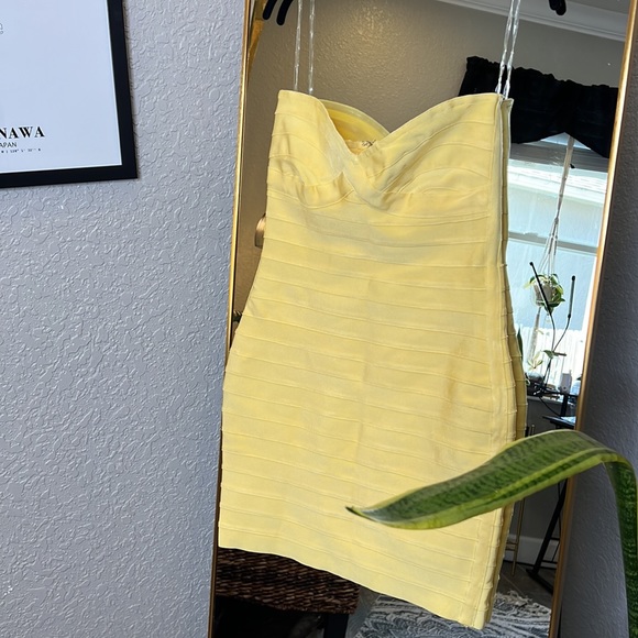HOUSE OF CB 'Chantelle' Lemon Strapless Bandage Dress NWOT - Picture 11 of 11